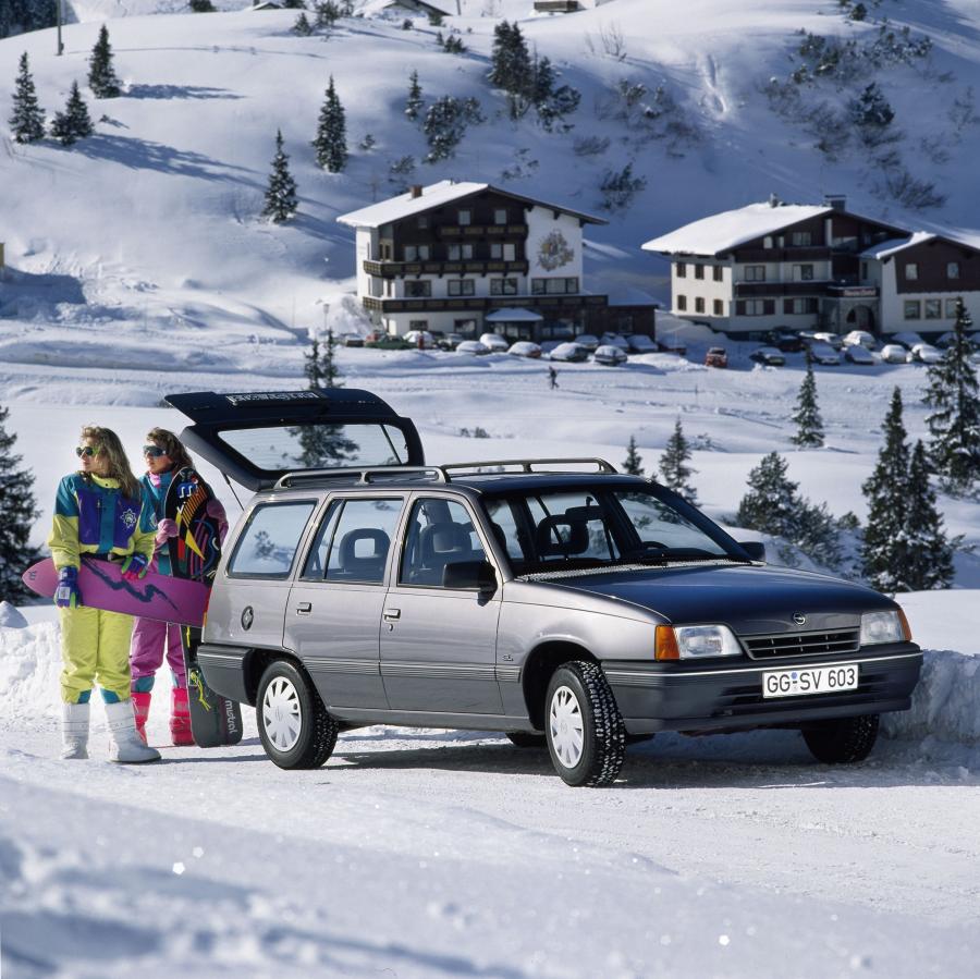  Opel Kadett E 1984 года  (фото 7 из 22)